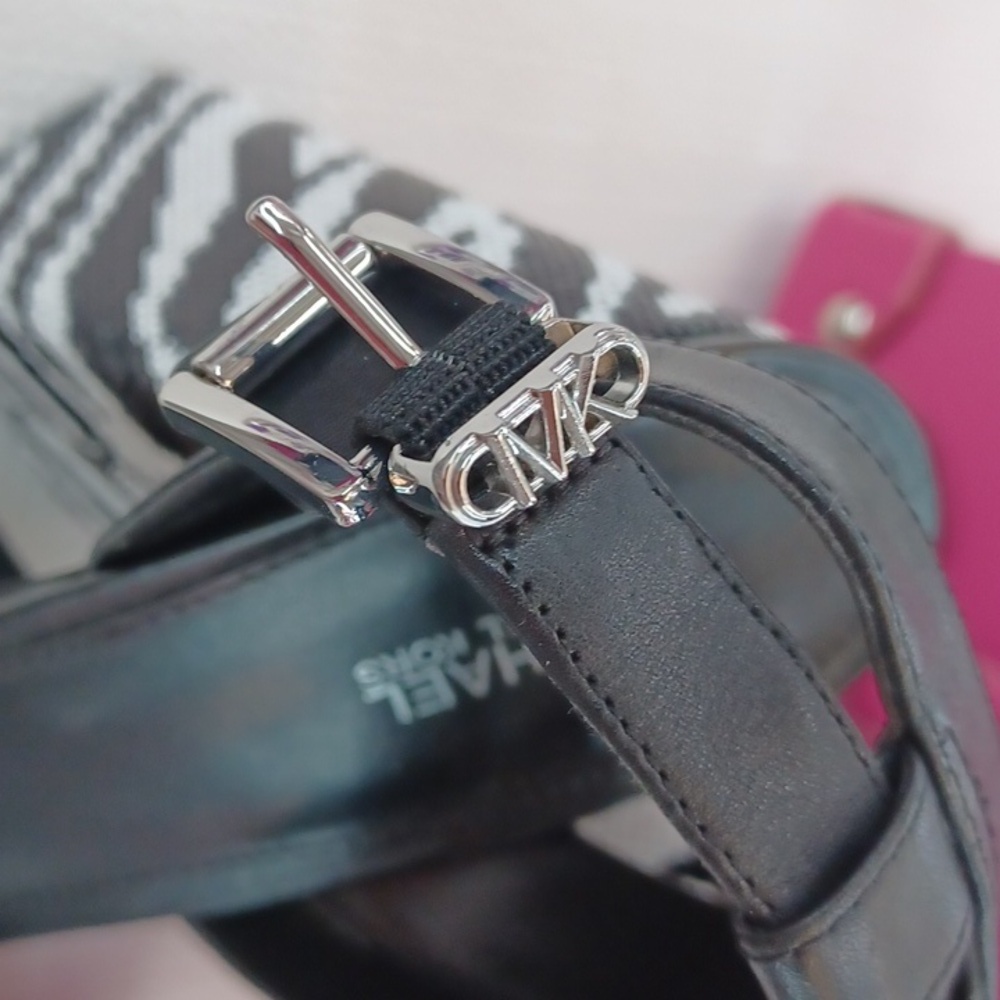 Michael Kors Ashton Zebra Platform Heel NWOB - Picture 5 of 11